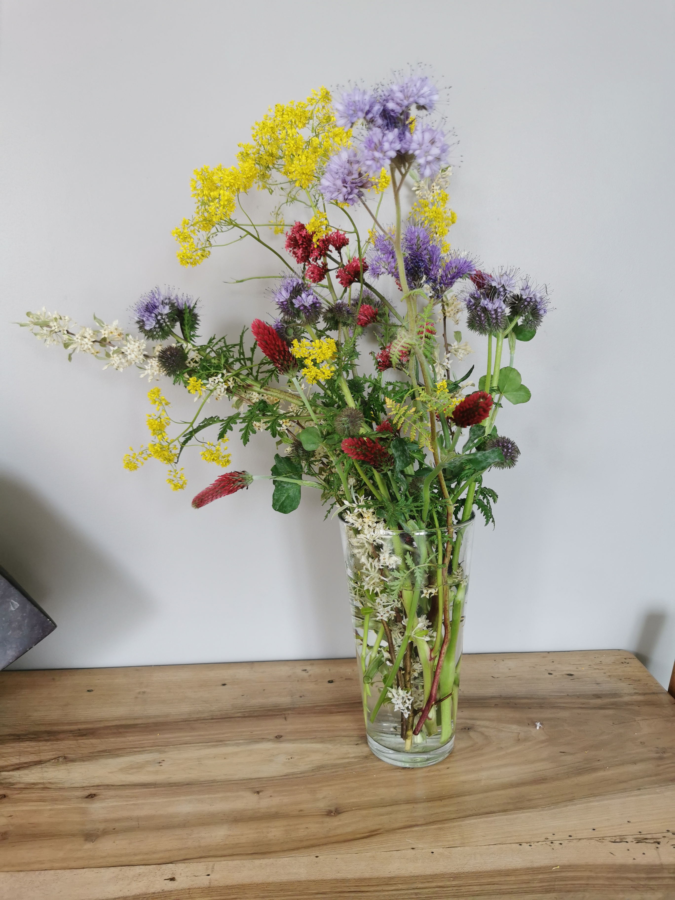 un bouquet de fleurs fraiches